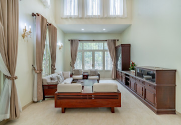 6 Bedroom Villa For Rent - Tonle Bassac, Phnom Penh thumbnail