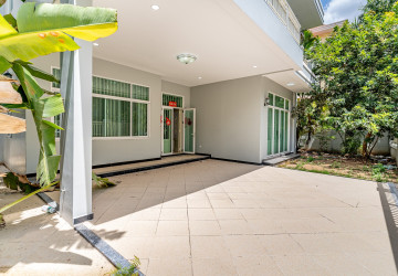 6 Bedroom Villa For Rent - Tonle Bassac, Phnom Penh thumbnail