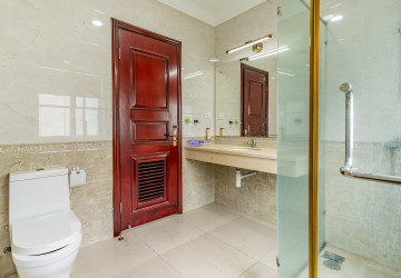 6 Bedroom Villa For Rent - Tonle Bassac, Phnom Penh thumbnail