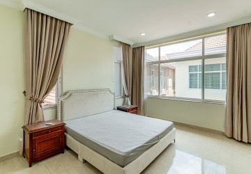 6 Bedroom Villa For Rent - Tonle Bassac, Phnom Penh thumbnail