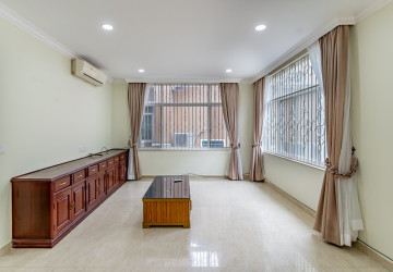 6 Bedroom Villa For Rent - Tonle Bassac, Phnom Penh thumbnail