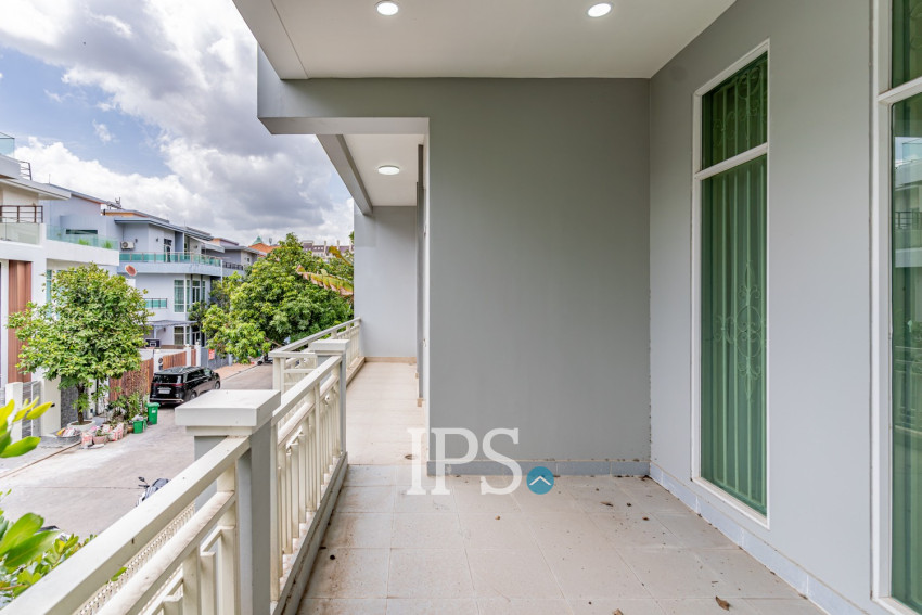 6 Bedroom Villa For Rent - Tonle Bassac, Phnom Penh