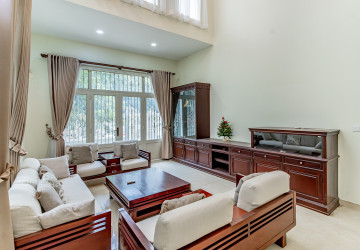 6 Bedroom Villa For Rent - Tonle Bassac, Phnom Penh thumbnail