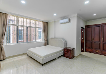 6 Bedroom Villa For Rent - Tonle Bassac, Phnom Penh thumbnail