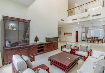 6 Bedroom Villa For Rent - Tonle Bassac, Phnom Penh thumbnail