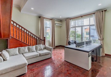 6 Bedroom Villa For Rent - Tonle Bassac, Phnom Penh thumbnail
