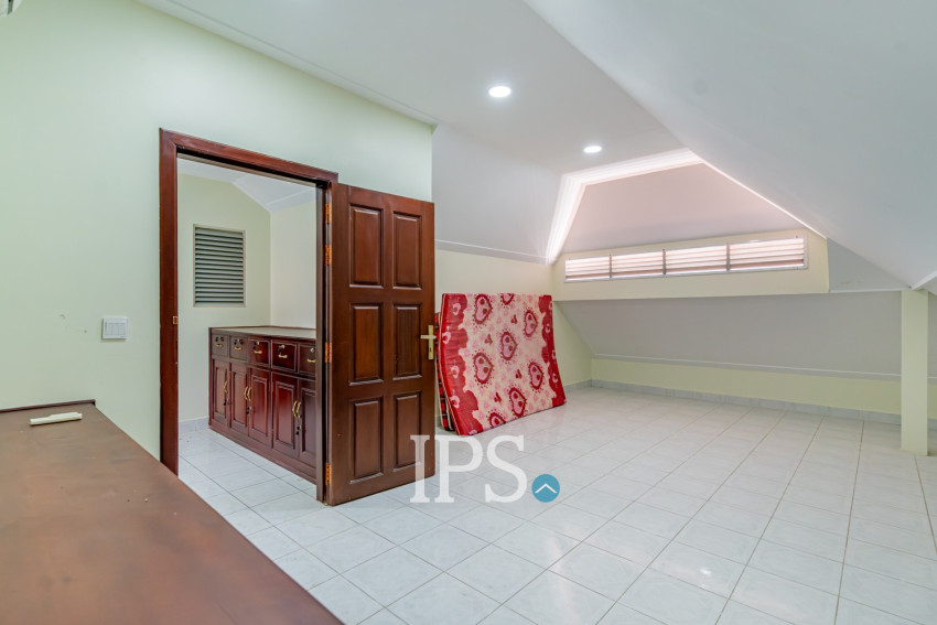 6 Bedroom Villa For Rent - Tonle Bassac, Phnom Penh