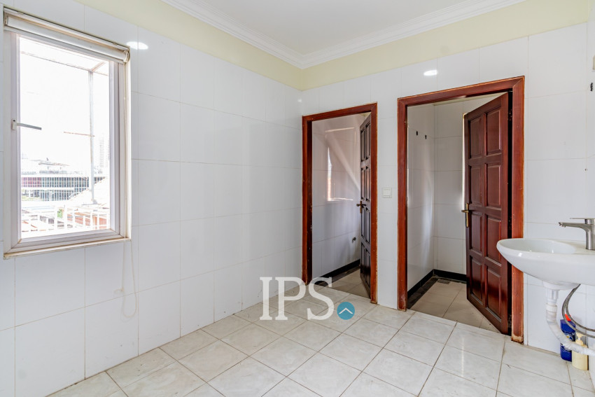 6 Bedroom Villa For Rent - Tonle Bassac, Phnom Penh