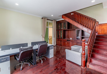 6 Bedroom Villa For Rent - Tonle Bassac, Phnom Penh thumbnail
