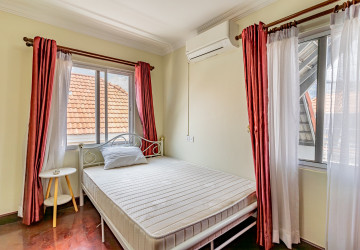 6 Bedroom Villa For Rent - Tonle Bassac, Phnom Penh thumbnail