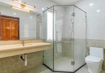 6 Bedroom Villa For Rent - Tonle Bassac, Phnom Penh thumbnail