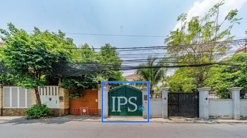 Renovated 3 Bedroom Apartment For Rent - Tonle Bassac, Phnom Penh