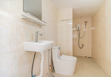Renovated 3 Bedroom Apartment For Rent - Tonle Bassac, Phnom Penh thumbnail