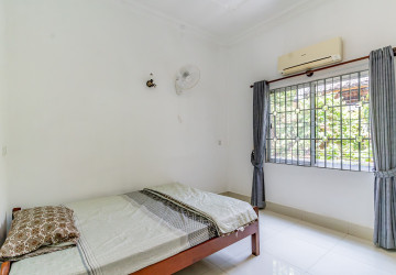 Renovated 3 Bedroom Apartment For Rent - Tonle Bassac, Phnom Penh thumbnail