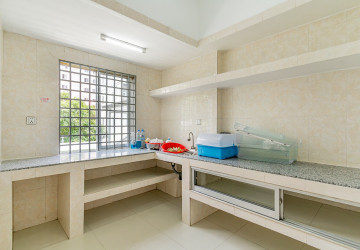 Renovated 3 Bedroom Apartment For Rent - Tonle Bassac, Phnom Penh thumbnail