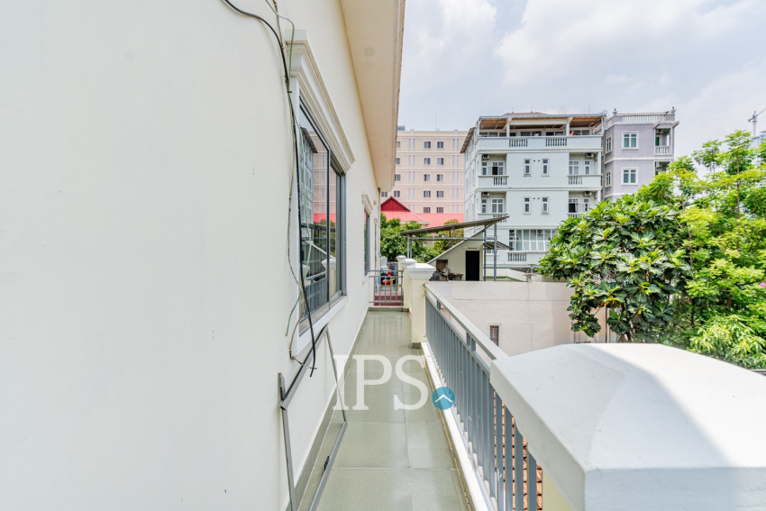 Renovated 3 Bedroom Apartment For Rent - Tonle Bassac, Phnom Penh