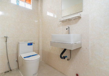 Renovated 3 Bedroom Apartment For Rent - Tonle Bassac, Phnom Penh thumbnail