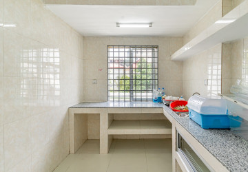 Renovated 3 Bedroom Apartment For Rent - Tonle Bassac, Phnom Penh thumbnail