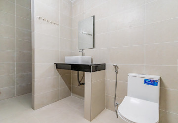 Renovated 3 Bedroom Apartment For Rent - Tonle Bassac, Phnom Penh thumbnail