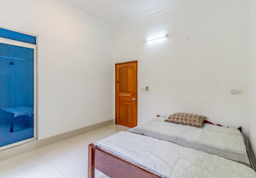 Renovated 3 Bedroom Apartment For Rent - Tonle Bassac, Phnom Penh thumbnail