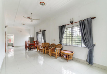 Renovated 3 Bedroom Apartment For Rent - Tonle Bassac, Phnom Penh thumbnail