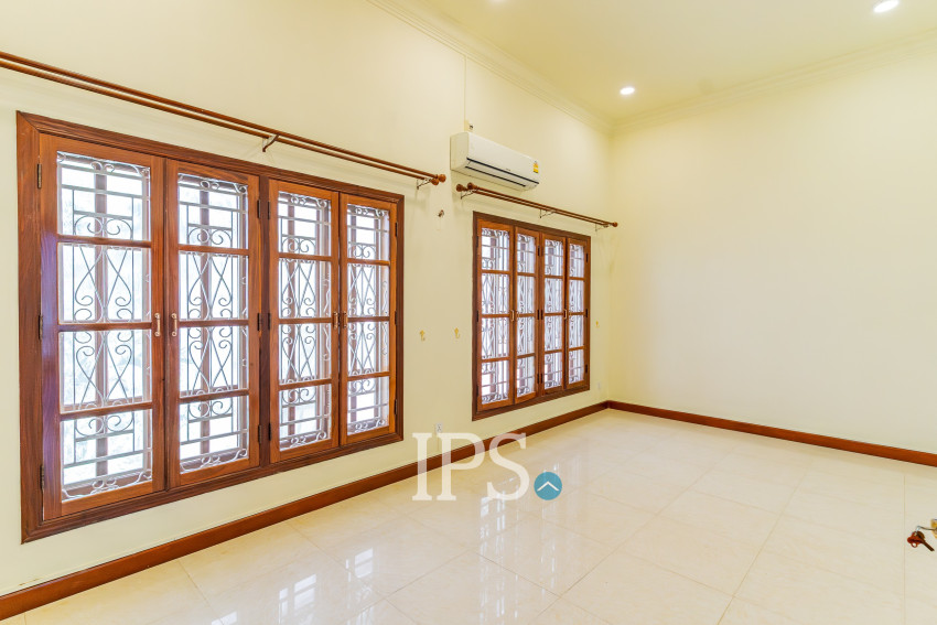 5 Bedroom Villa For Rent - Tonle Bassac, Phnom Penh