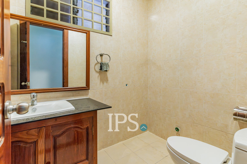 5 Bedroom Villa For Rent - Tonle Bassac, Phnom Penh