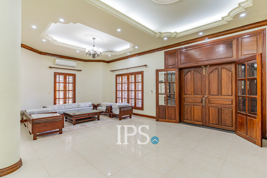 5 Bedroom Villa For Rent - Tonle Bassac, Phnom Penh