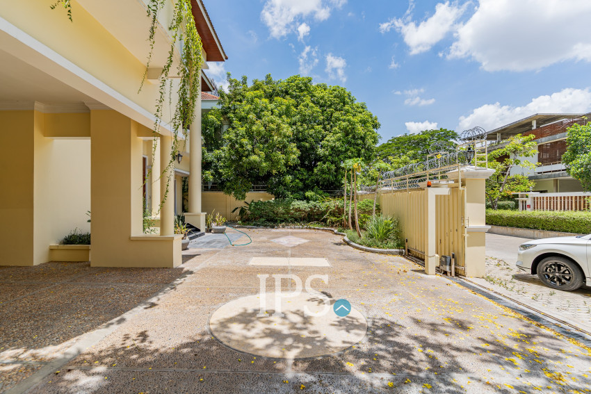 5 Bedroom Villa For Rent - Tonle Bassac, Phnom Penh