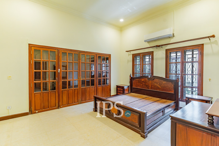 5 Bedroom Villa For Rent - Tonle Bassac, Phnom Penh