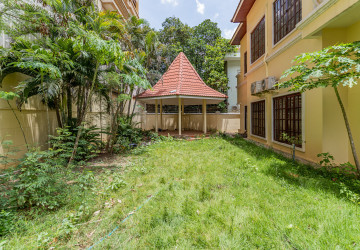 5 Bedroom Villa For Rent - Tonle Bassac, Phnom Penh thumbnail