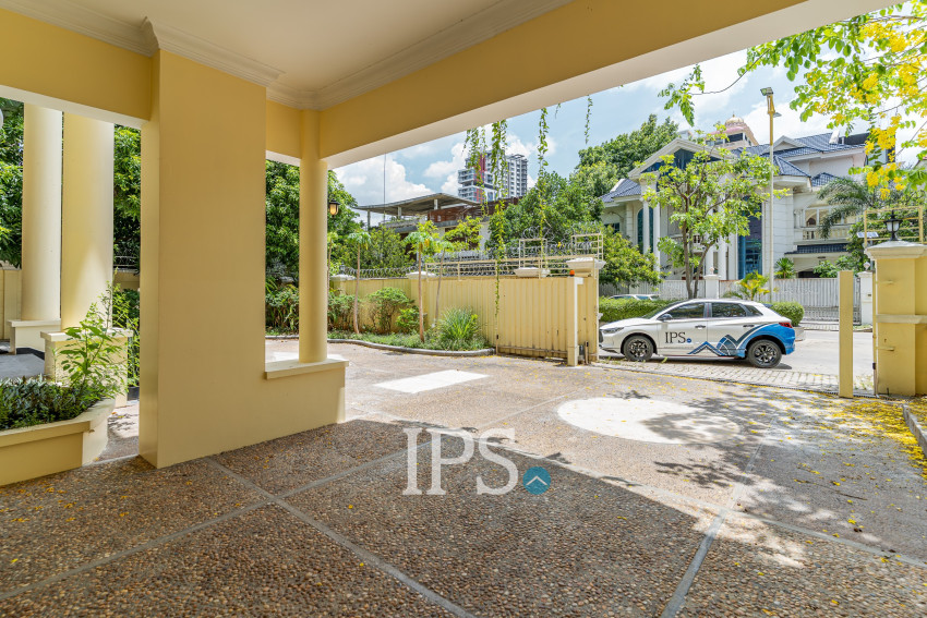 5 Bedroom Villa For Rent - Tonle Bassac, Phnom Penh