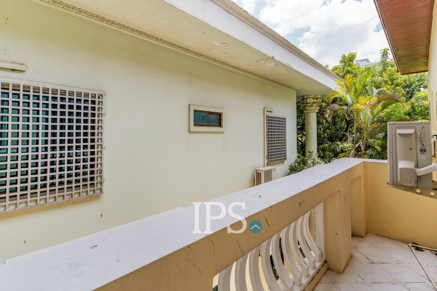 5 Bedroom Villa For Rent - Tonle Bassac, Phnom Penh