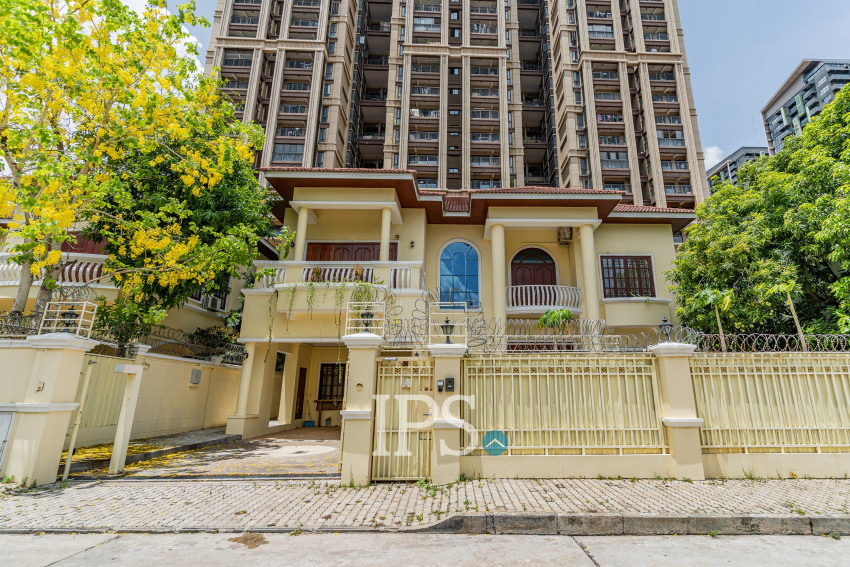 5 Bedroom Villa For Rent - Tonle Bassac, Phnom Penh