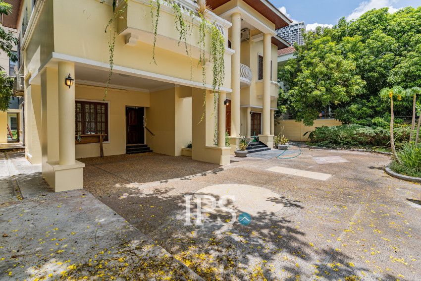 5 Bedroom Villa For Rent - Tonle Bassac, Phnom Penh