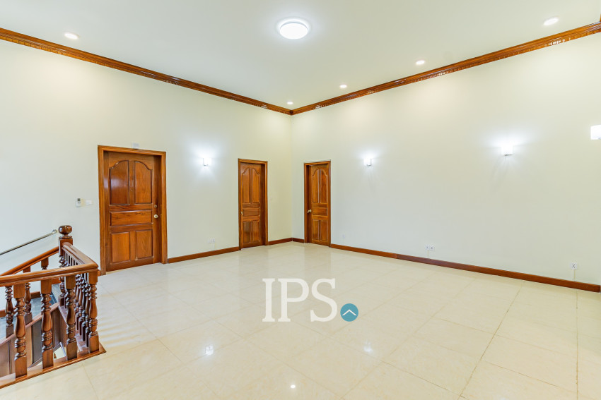 5 Bedroom Villa For Rent - Tonle Bassac, Phnom Penh