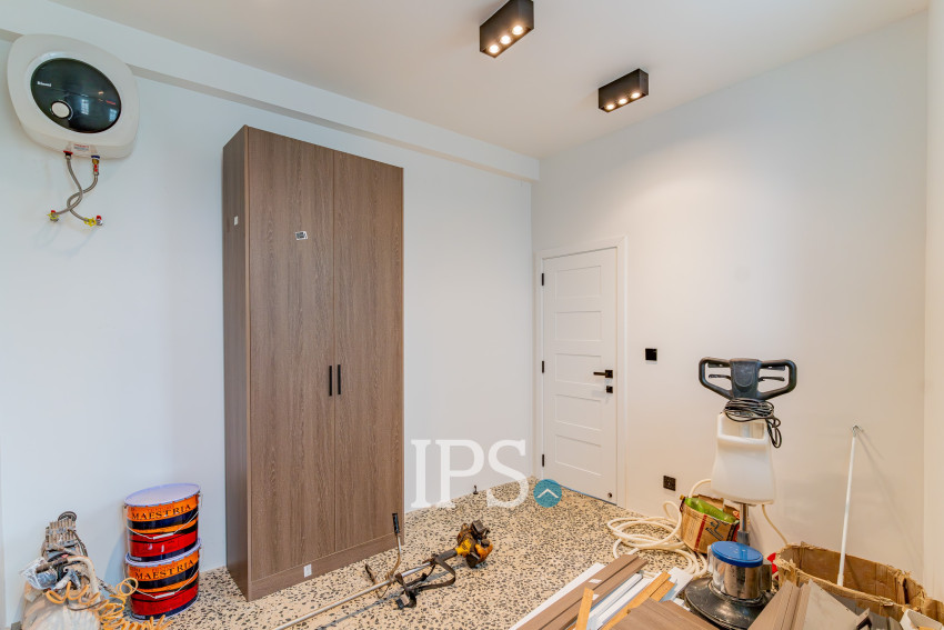 5 Bedroom Villa For Rent - Arey Ksat, Phnom Penh