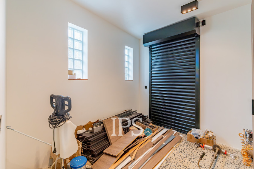 5 Bedroom Villa For Rent - Arey Ksat, Phnom Penh