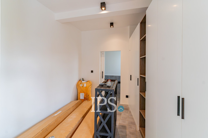 5 Bedroom Villa For Rent - Arey Ksat, Phnom Penh