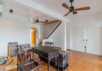 5 Bedroom Villa For Rent - Arey Ksat, Phnom Penh thumbnail