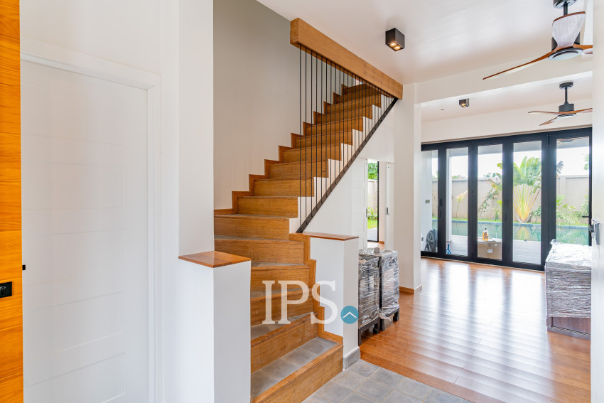 5 Bedroom Villa For Rent - Arey Ksat, Phnom Penh