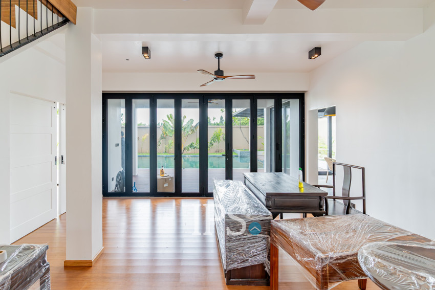 5 Bedroom Villa For Rent - Arey Ksat, Phnom Penh
