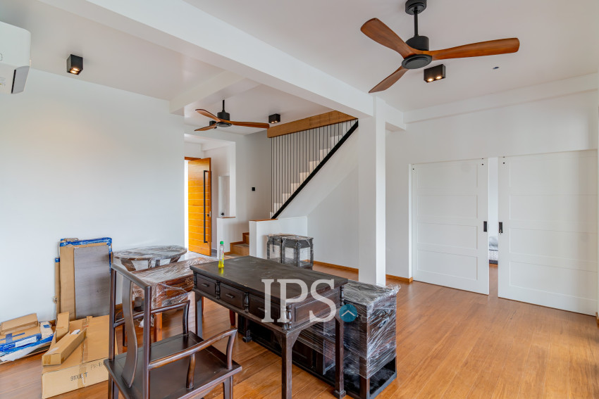 5 Bedroom Villa For Rent - Arey Ksat, Phnom Penh