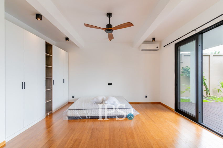 5 Bedroom Villa For Rent - Arey Ksat, Phnom Penh