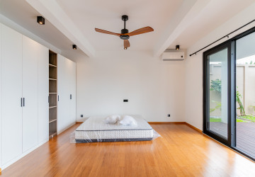 5 Bedroom Villa For Rent - Arey Ksat, Phnom Penh thumbnail