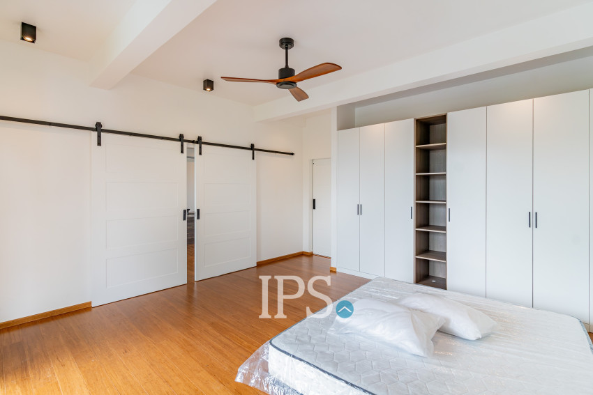 5 Bedroom Villa For Rent - Arey Ksat, Phnom Penh