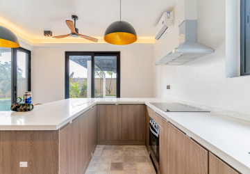 5 Bedroom Villa For Rent - Arey Ksat, Phnom Penh thumbnail