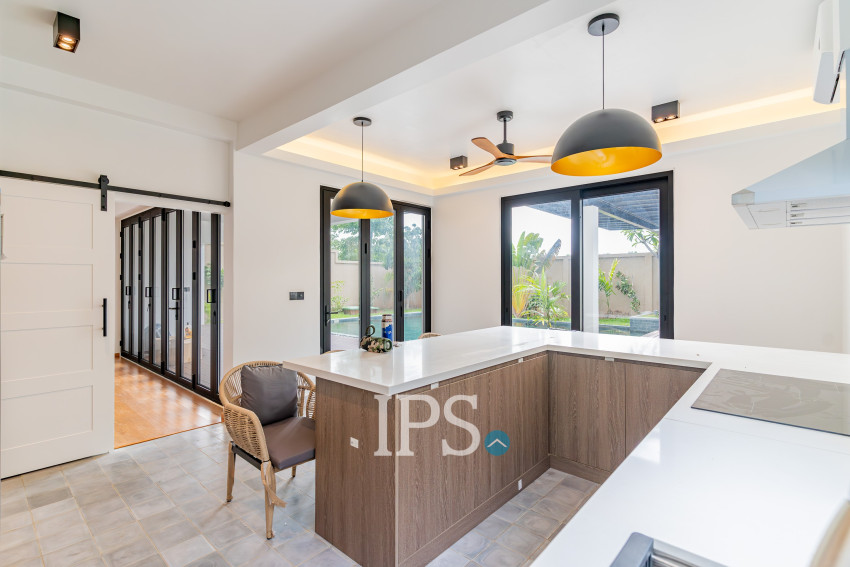 5 Bedroom Villa For Rent - Arey Ksat, Phnom Penh