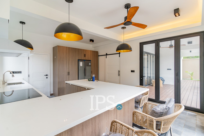 5 Bedroom Villa For Rent - Arey Ksat, Phnom Penh