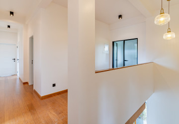 5 Bedroom Villa For Rent - Arey Ksat, Phnom Penh thumbnail